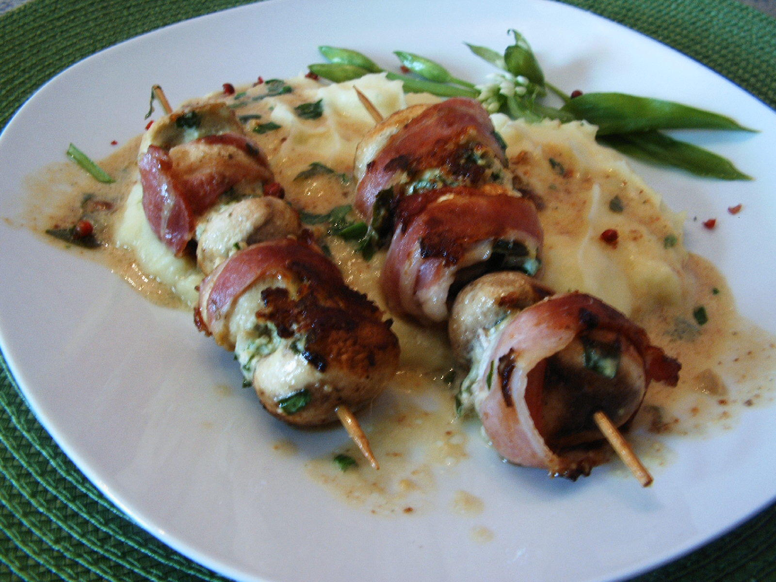 Bilder für Champignonspieße mit Bärlauchfüllung - Rezept