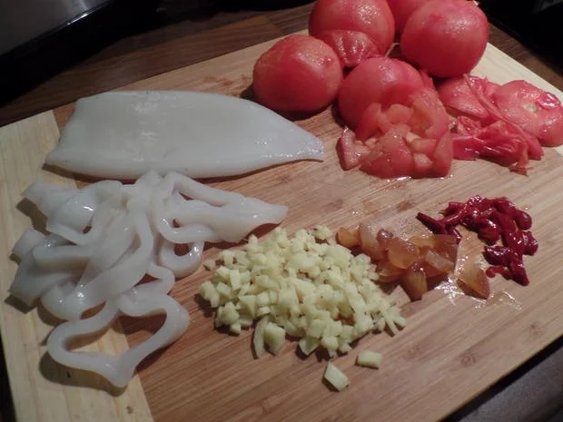 Tintenfischringe in roter Sauce - Rezept - Bild Nr. 4