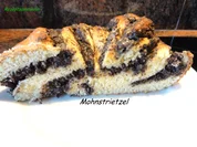 Hefe:   MOHNSTRIETZEL - Rezept