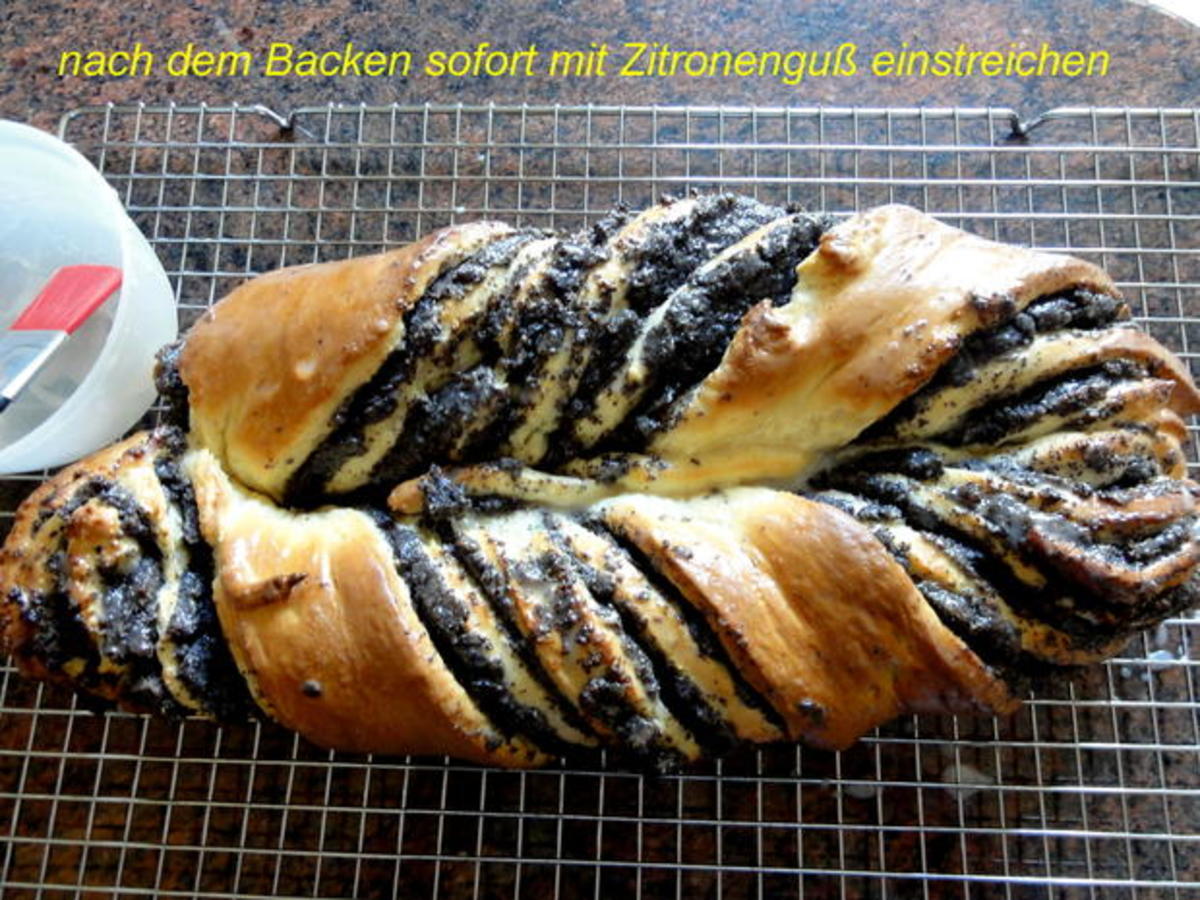 Hefe:   MOHNSTRIETZEL - Rezept - Bild Nr. 12