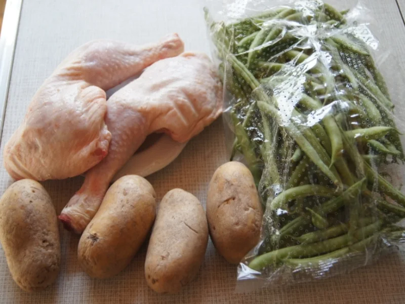 Rezept: Hähnchenschenkel mit grünen Bohnen und Kartoffelpilzen Bild Nr. 2 Hähnchenschenkel mit grünen Bohnen und Kartoffelpilzen - Rezept - Bild Nr. 2