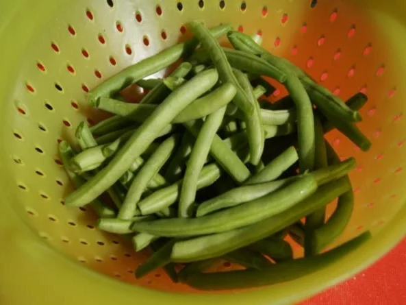 Rezept: Hähnchenschenkel mit grünen Bohnen und Kartoffelpilzen Bild Nr. 6 Hähnchenschenkel mit grünen Bohnen und Kartoffelpilzen - Rezept - Bild Nr. 6