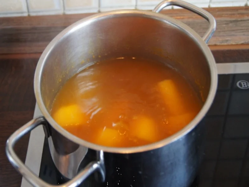 Rezept: Hähnchenschenkel mit grünen Bohnen und Kartoffelpilzen Bild Nr. 12 Hähnchenschenkel mit grünen Bohnen und Kartoffelpilzen - Rezept - Bild Nr. 12