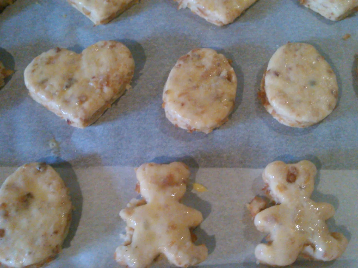 Rezept: Grammel oder Speck Pogatscherl: Grammel oder Speck Pogatscherl: - Rezept