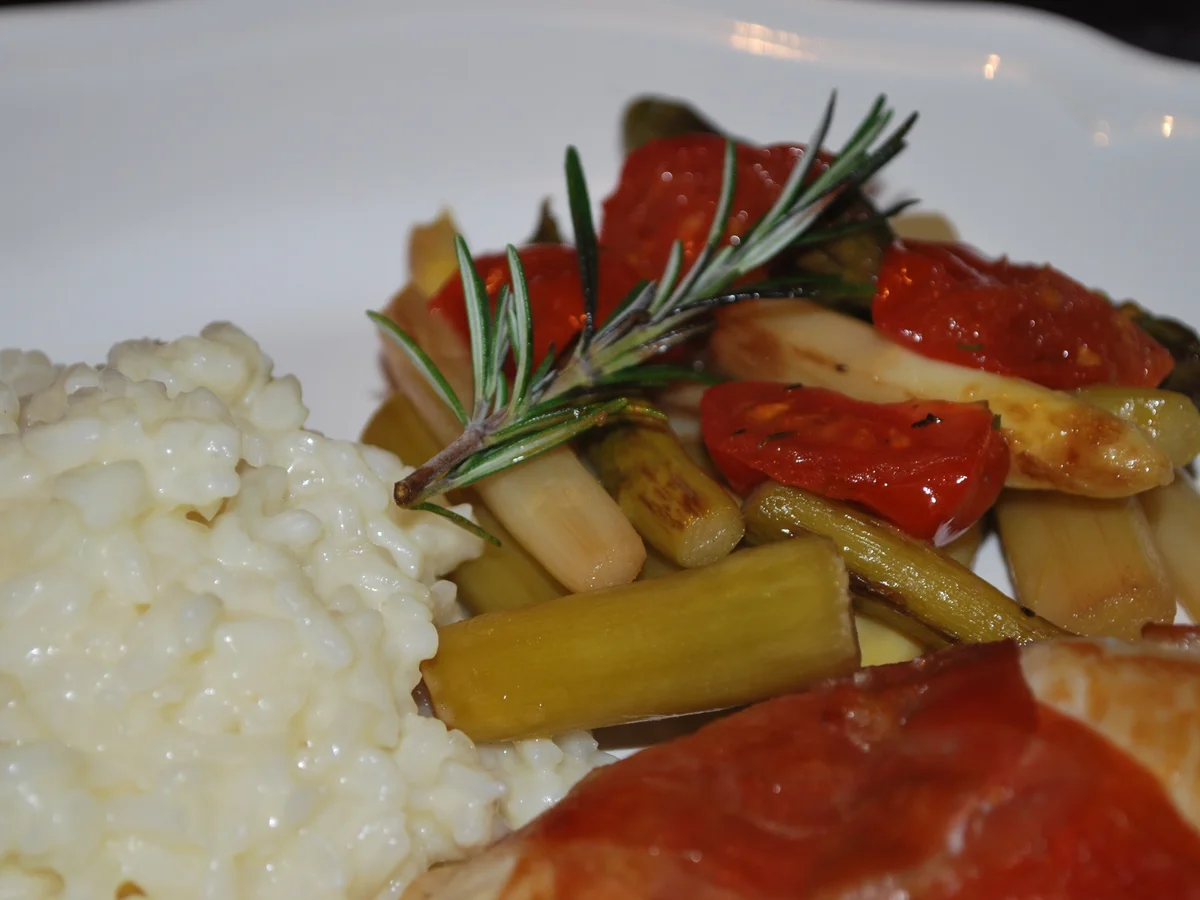 Hähnchen-Saltimbocca mit gebratenem Spargel  - Rezept - Bild Nr. 2