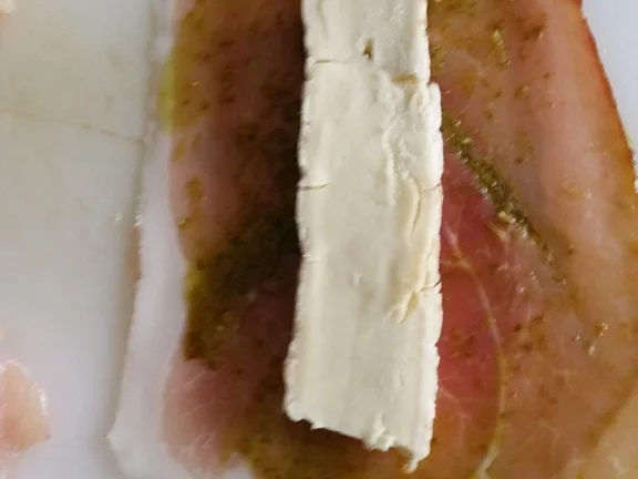 Putenroulade mit Camenbert und Kartenschinken  à la Biggi - Rezept - Bild Nr. 3