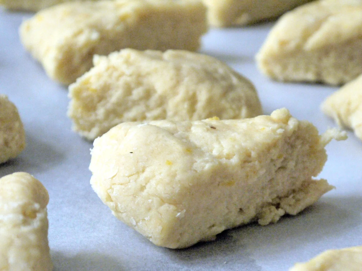 Rezept: Zitronen-Scones Bild Nr. 10 Zitronen-Scones - Rezept - Bild Nr. 10