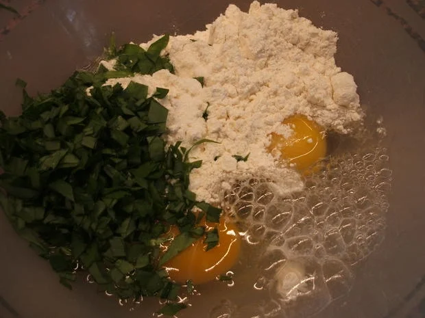 Gemüse: Spargel im Bärlauchpfannkuchen - Rezept - Bild Nr. 2