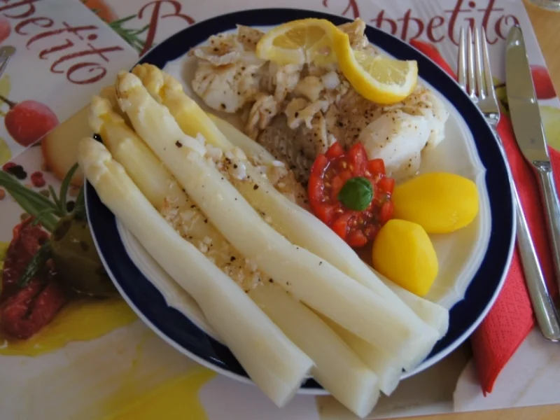 Spargel mit Kabeljaufilet und Frühkartoffeln - Rezept - Bild Nr. 8