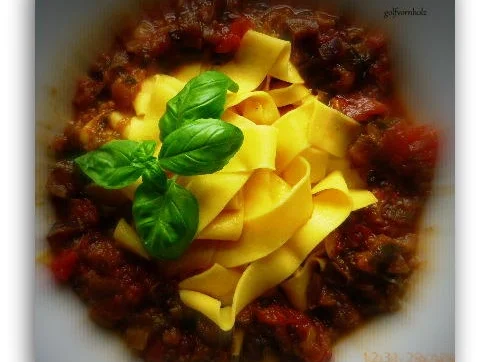 Pasta mit Auberginensauce - Rezept