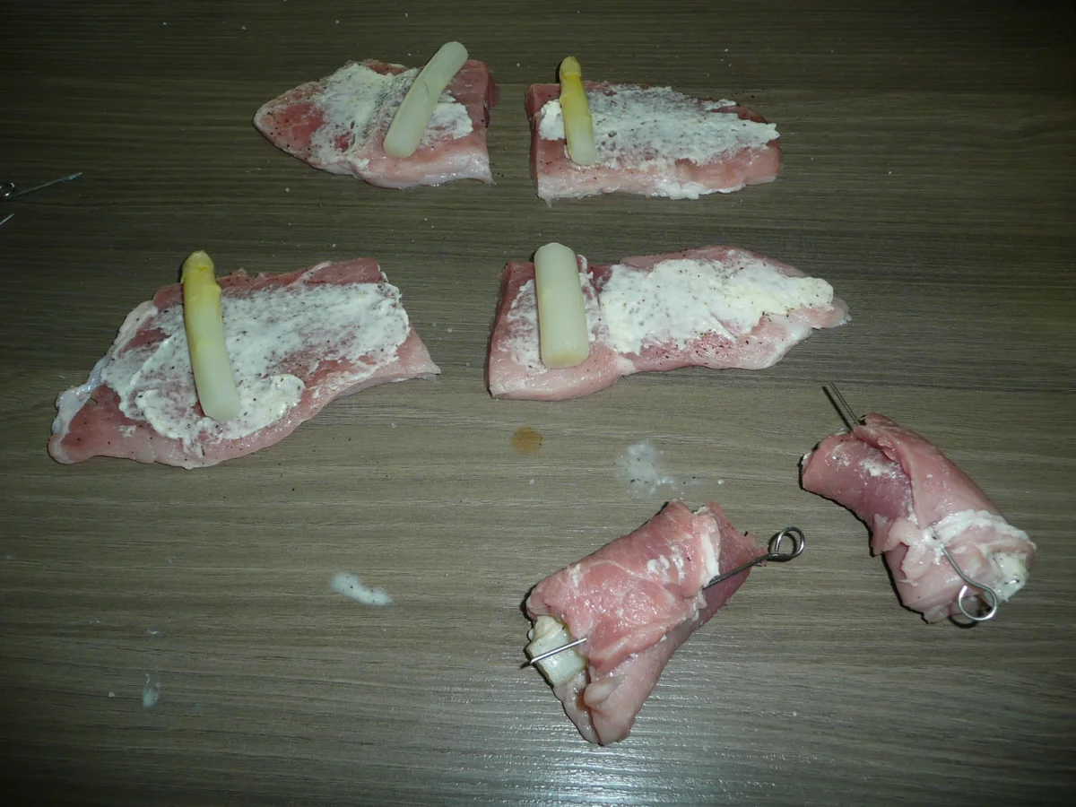 Rezept: Involtini an Pappadelle, Spargel + Zucchini. Bild Nr. 4 Involtini an Pappadelle, Spargel + Zucchini. - Rezept - Bild Nr. 4