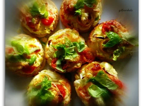 Cocafladen mit Frischkäse und Kirschtomaten - Rezept