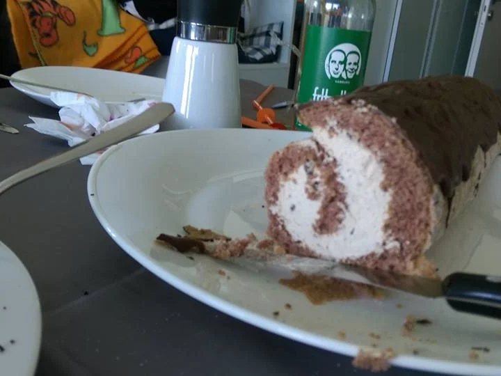 Mokka-Biscuitrolle - Rezept - Bild Nr. 2