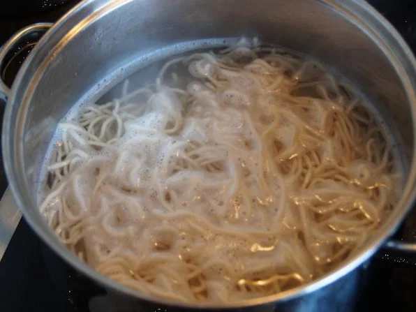 Rezept: Putenschnitzel mit Gemüse und Nudeln im Wok Bild Nr. 5 Putenschnitzel mit Gemüse und Nudeln im Wok - Rezept - Bild Nr. 5