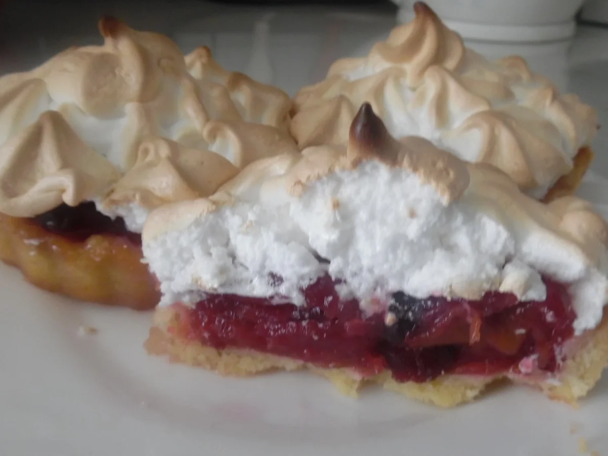 Rezept: Rhabarber-Cranberrie-Tarteletts Bild Nr. 2 Rhabarber-Cranberrie-Tarteletts - Rezept - Bild Nr. 2