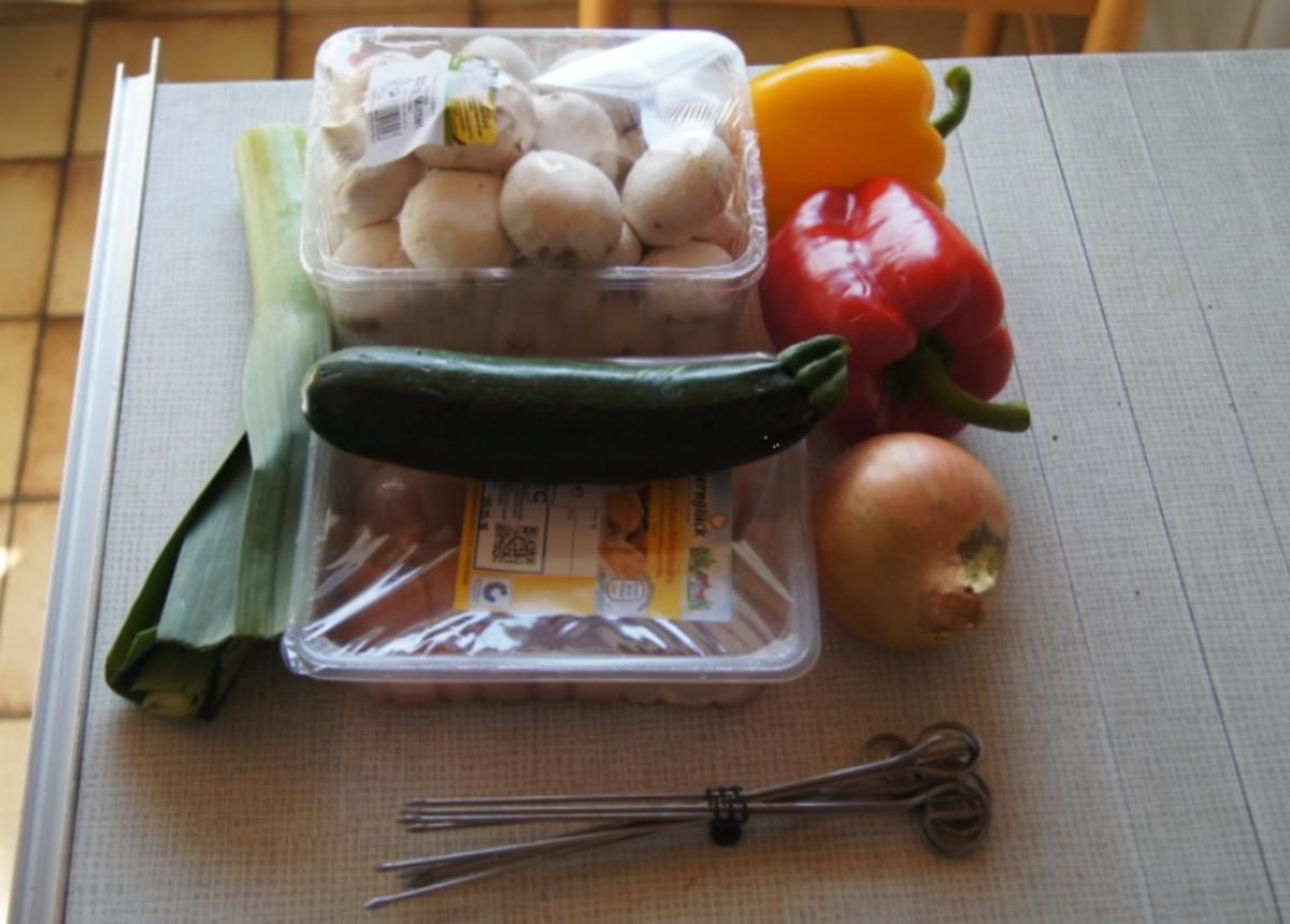 Grillspieße mit Hähnchenfleisch und Gemüse - Rezept - Bild Nr. 2