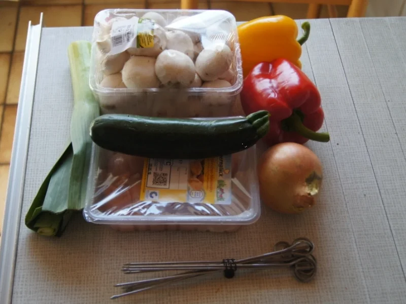Grillspieße mit Hähnchenfleisch und Gemüse - Rezept - Bild Nr. 2