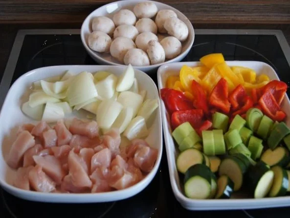 Grillspieße mit Hähnchenfleisch und Gemüse - Rezept - Bild Nr. 3