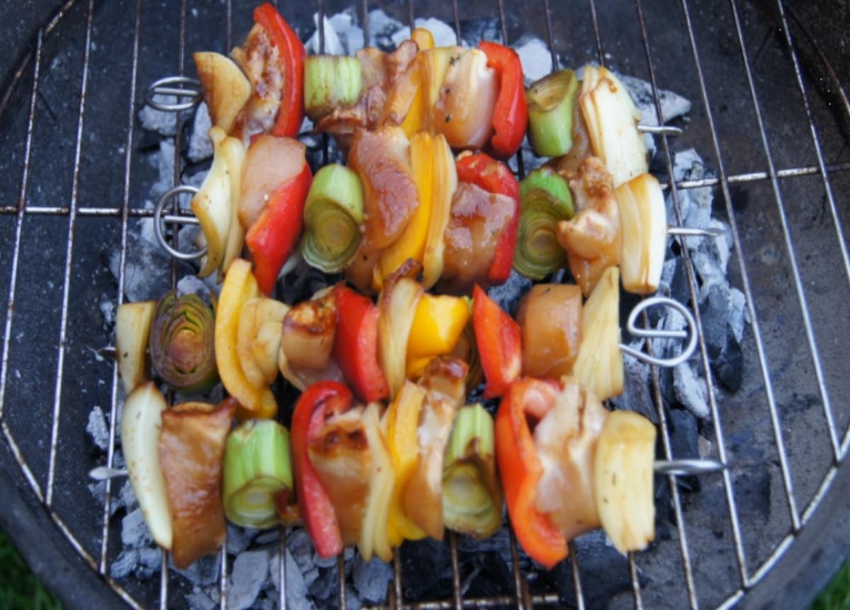 Grillspieße mit Hähnchenfleisch und Gemüse - Rezept - Bild Nr. 9