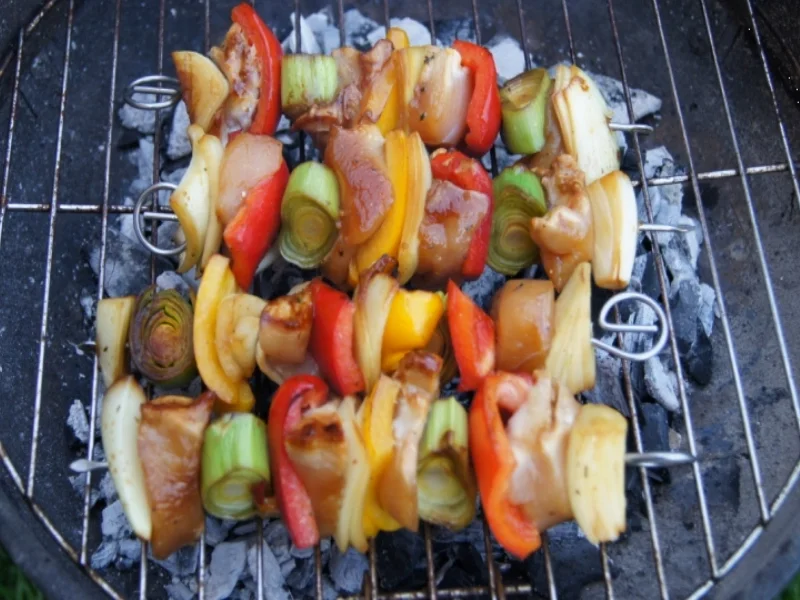 Grillspieße mit Hähnchenfleisch und Gemüse - Rezept - Bild Nr. 9