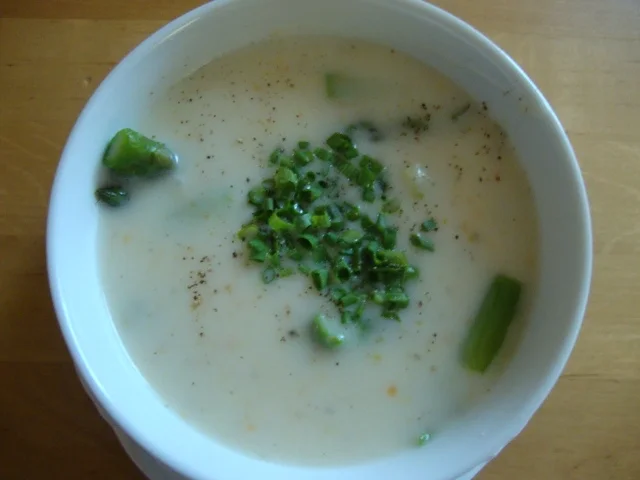 Spargel-Weincremesüppchen - Rezept