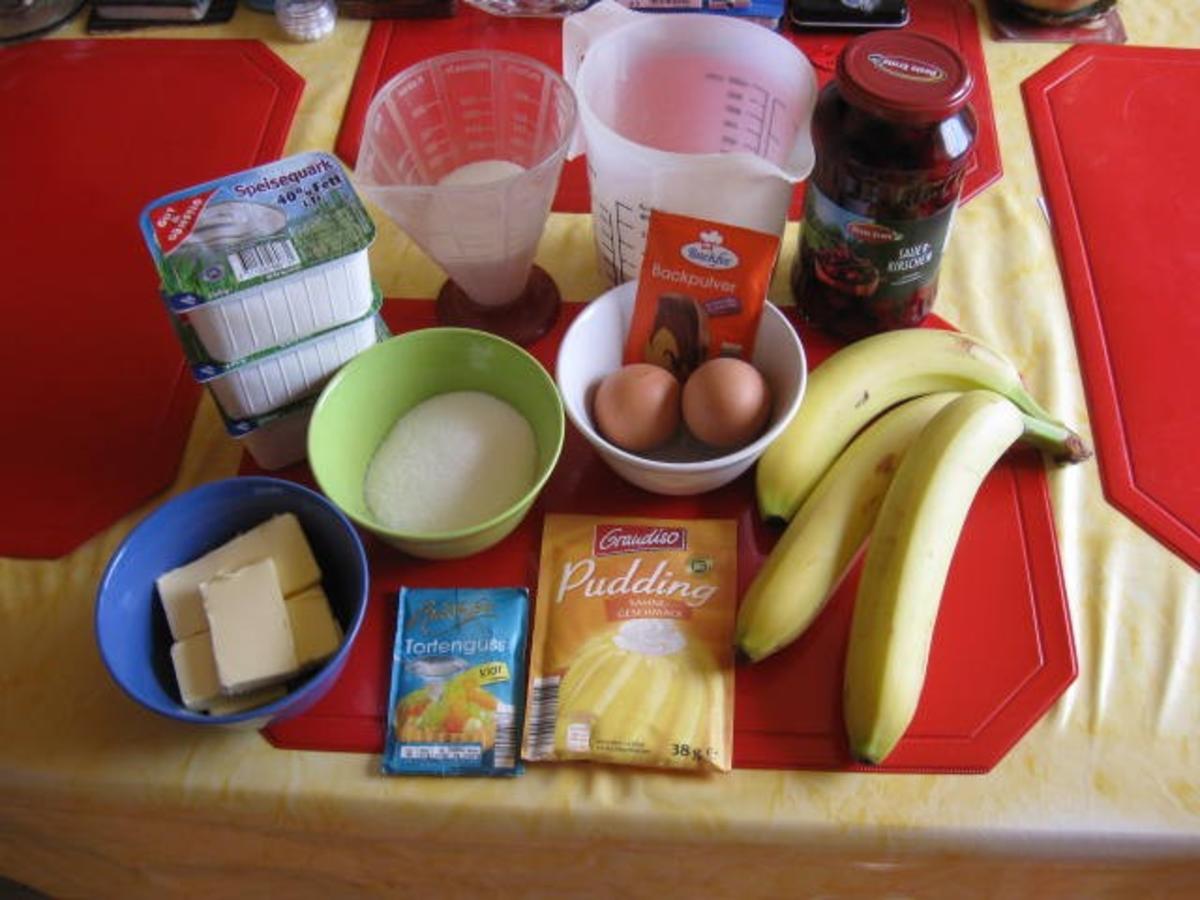 Käsekuchen mit Kirschen und Bananen - Rezept - Bild Nr. 2
