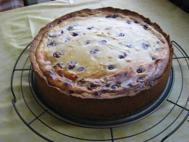 Käsekuchen mit Kirschen und Bananen - Rezept - Bild Nr. 12