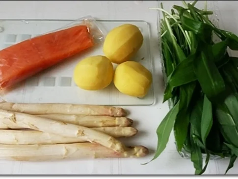 Bärlauch, Kartoffeln, Spargel, Lachs - Türmchen - Rezept - Bild Nr. 3