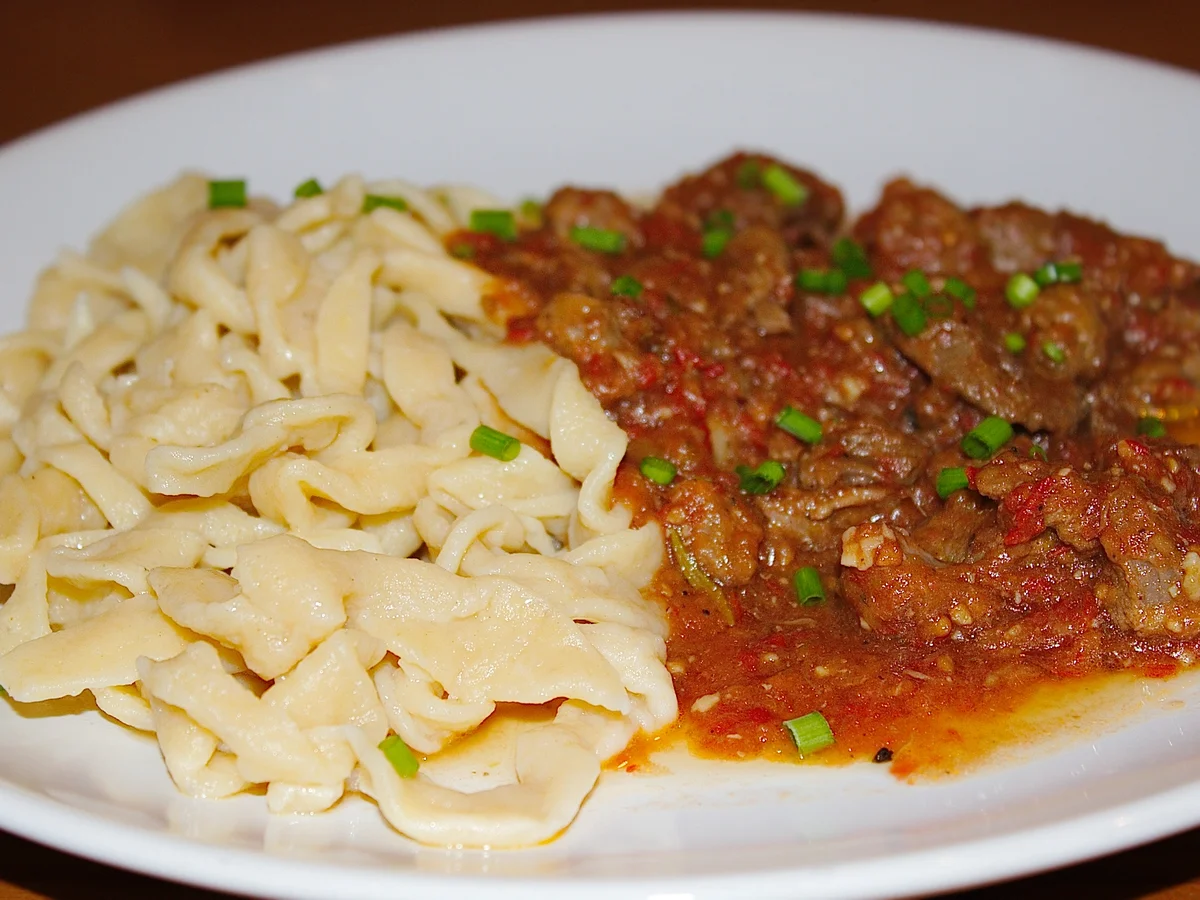 Rezept: Wildgulasch- STIFADO-Art Bild Nr. 6 Wildgulasch- STIFADO-Art - Rezept - Bild Nr. 6