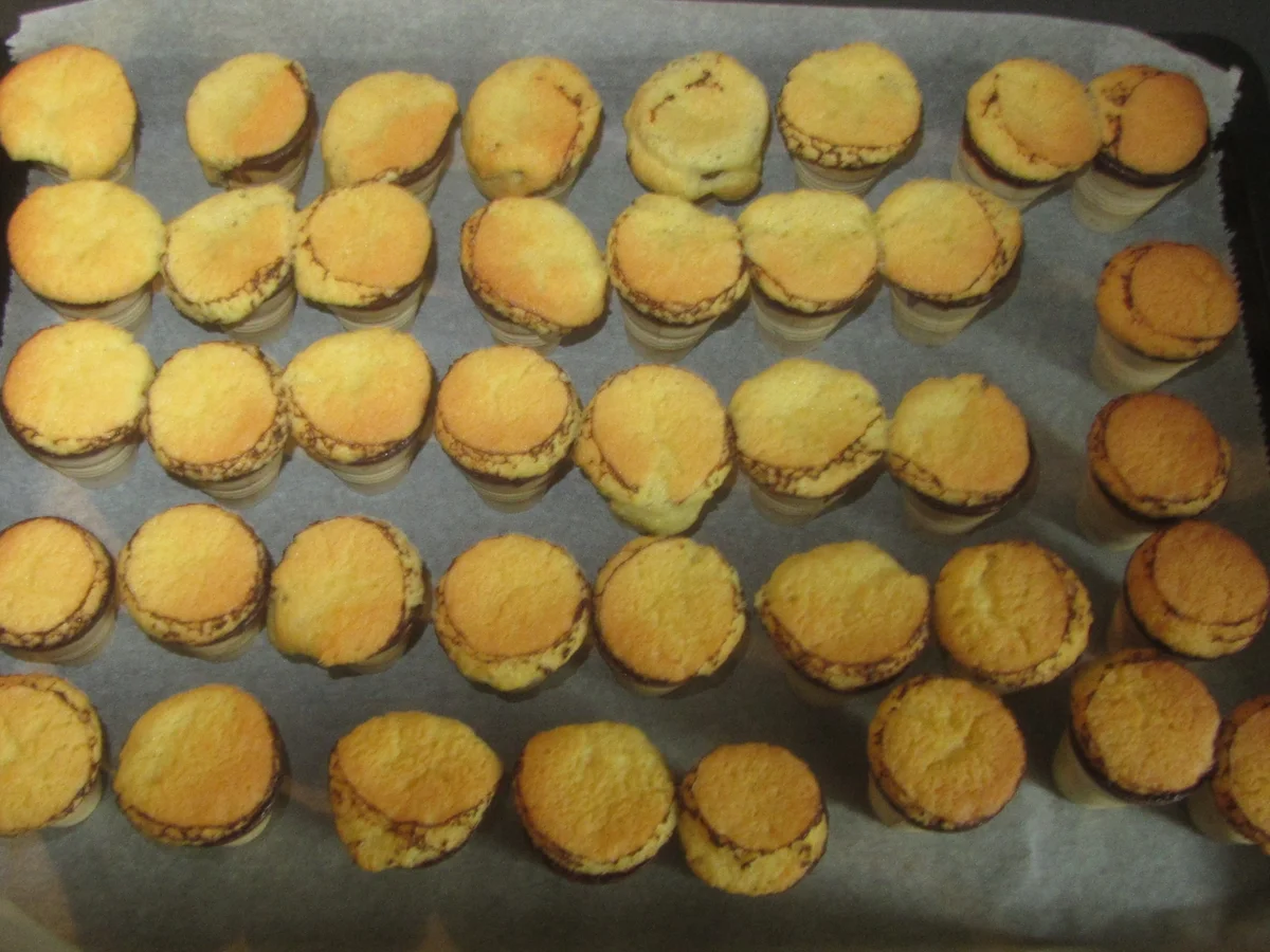 Kuchen im Waffelbecher im "Krümmelmonster-Style" - Rezept - Bild Nr. 3