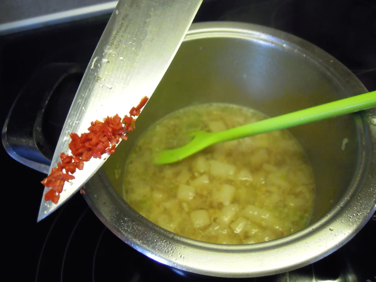 Rezept: Orientalisches Spargel Süppchen Bild Nr. 1140 Orientalisches Spargel Süppchen - Rezept - Bild Nr. 1140