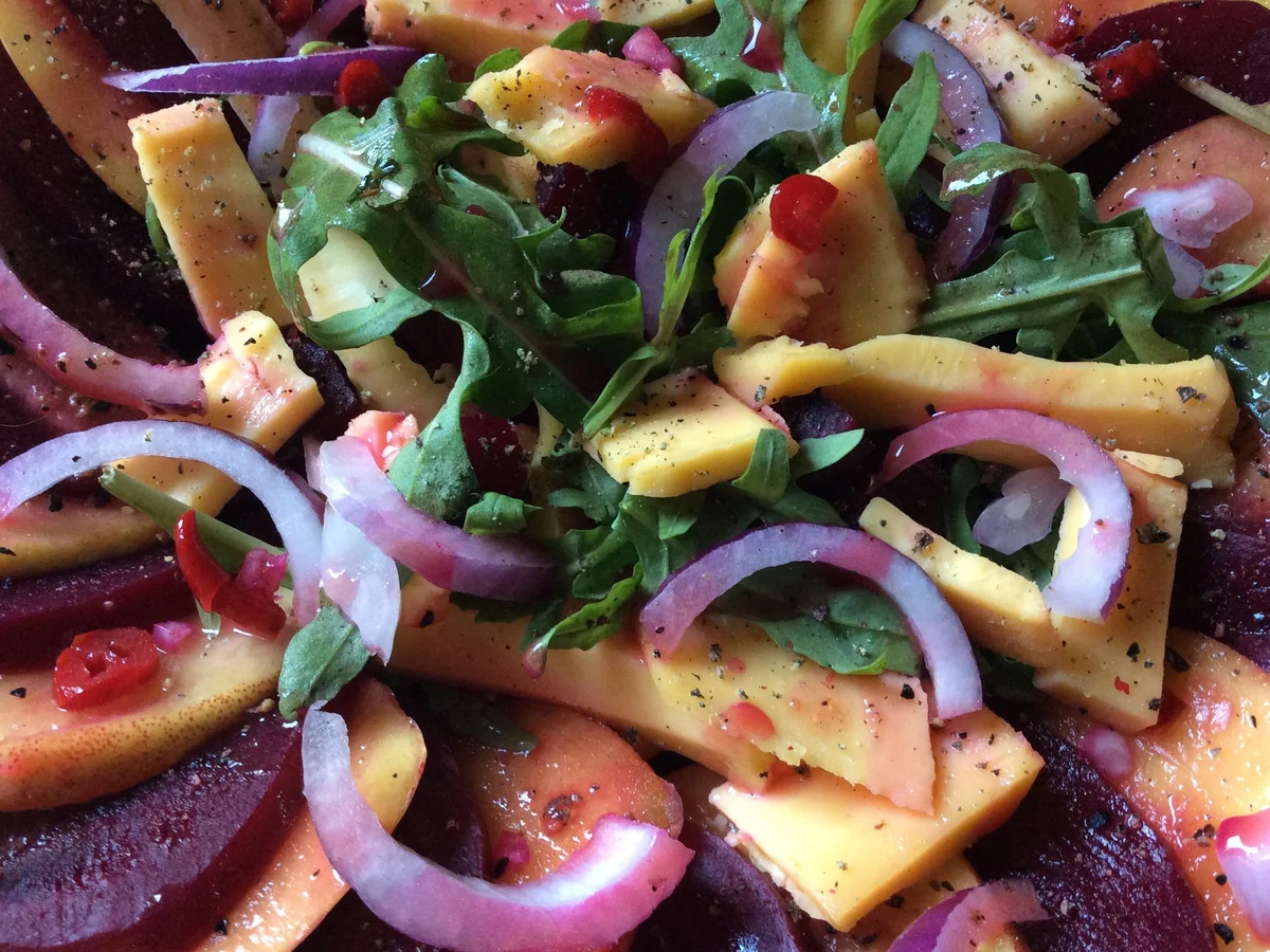 Rezept: Rote Bete-Nektarinen-Salat mit Käse Bild Nr. 5 Rote Bete-Nektarinen-Salat mit Käse - Rezept - Bild Nr. 5