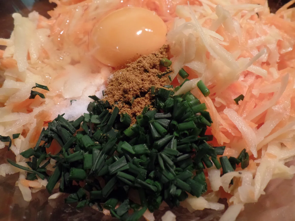 Rezept: Gemüserösti mit Schnittlauchquark Bild Nr. 5 Gemüserösti mit Schnittlauchquark - Rezept - Bild Nr. 5