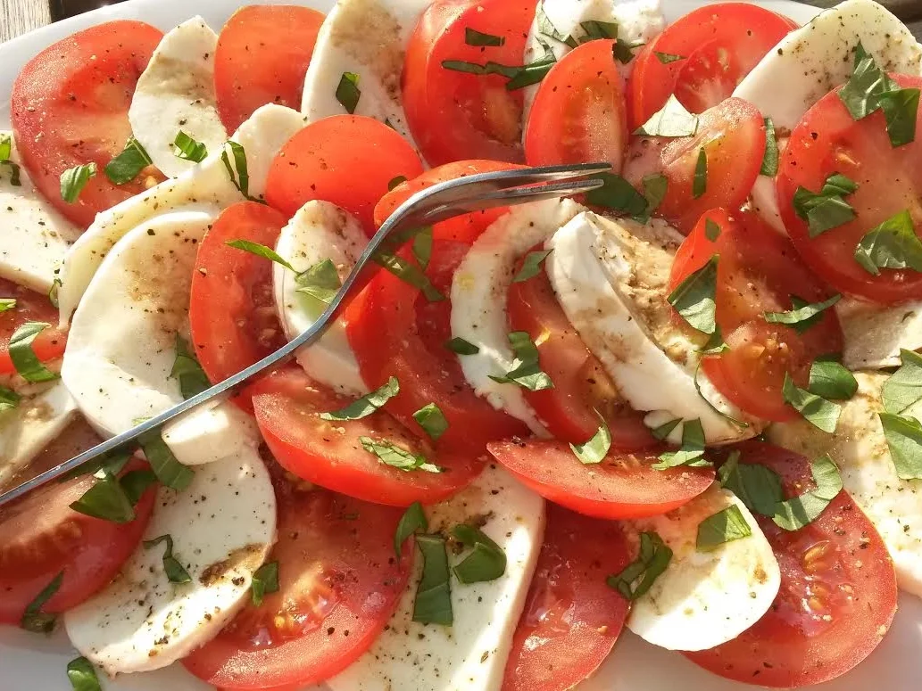 Rezept: BiNe` S TOMATE - MOZZARELLA Bild Nr. 2 BiNe` S TOMATE - MOZZARELLA - Rezept - Bild Nr. 2
