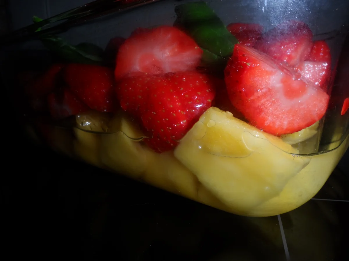 Rezept: BiNe ` S ERDBEER - MANGOBOWLE Bild Nr. 4 BiNe ` S ERDBEER - MANGOBOWLE - Rezept - Bild Nr. 4