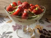 Erdbeeren mit Quark, Cidre und Pistazien - Rezept