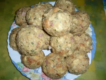 Rezept: Beilage: Laugenknödel Bild Nr. 3 Beilage: Laugenknödel - Rezept - Bild Nr. 3