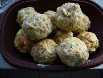 Rezept: Beilage: Laugenknödel Bild Nr. 4 Beilage: Laugenknödel - Rezept - Bild Nr. 4