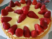 Erdbeertorte auf Biskuitboden - Rezept