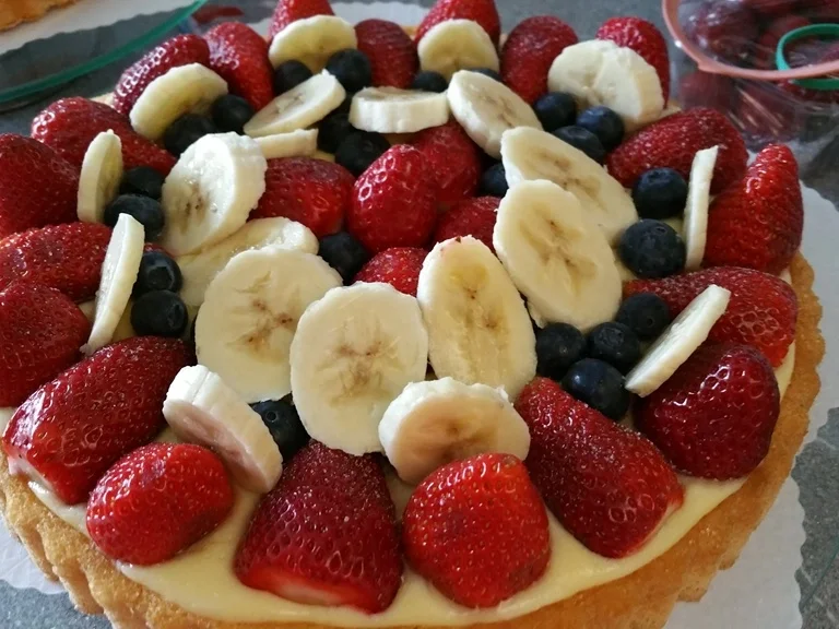 Rezept: Erdbeertorte auf Biskuitboden Bild Nr. 4 Erdbeertorte auf Biskuitboden - Rezept - Bild Nr. 4