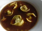 Rezept: Ochsenschwanz-Suppe mit Tortellini-Einlage Ochsenschwanz-Suppe mit Tortellini-Einlage - Rezept