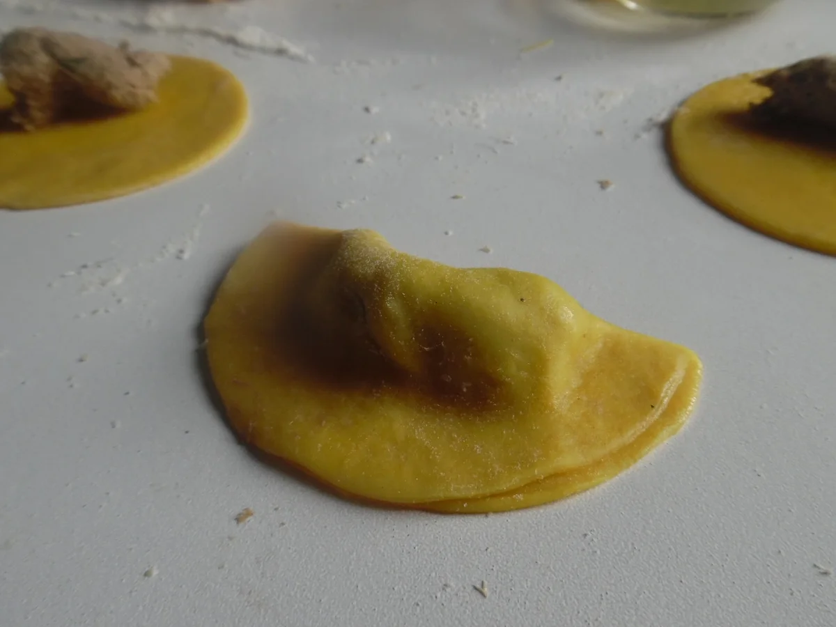 Rezept: Ochsenschwanz-Suppe mit Tortellini-Einlage Bild Nr. 4 Ochsenschwanz-Suppe mit Tortellini-Einlage - Rezept - Bild Nr. 4