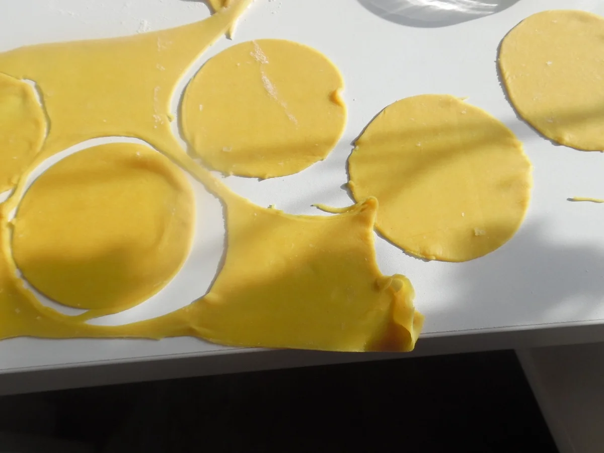 Rezept: Ochsenschwanz-Suppe mit Tortellini-Einlage Bild Nr. 6 Ochsenschwanz-Suppe mit Tortellini-Einlage - Rezept - Bild Nr. 6