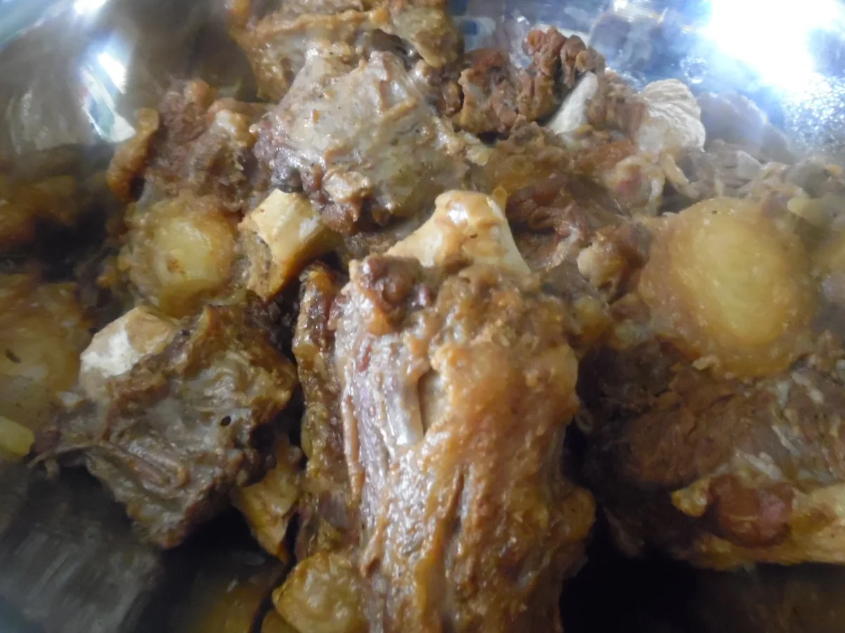 Rezept: Ochsenschwanz-Suppe mit Tortellini-Einlage Bild Nr. 17 Ochsenschwanz-Suppe mit Tortellini-Einlage - Rezept - Bild Nr. 17