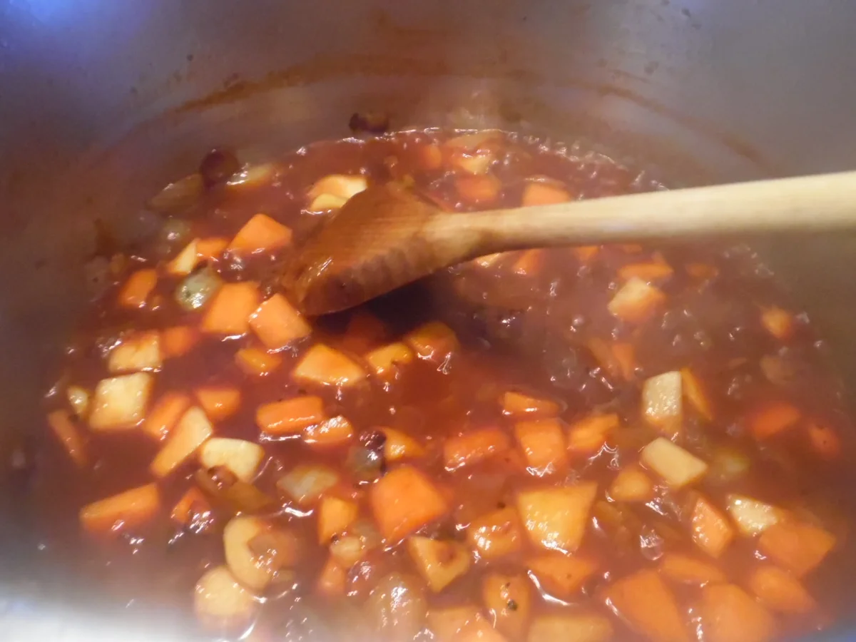 Rezept: Ochsenschwanz-Suppe mit Tortellini-Einlage Bild Nr. 22 Ochsenschwanz-Suppe mit Tortellini-Einlage - Rezept - Bild Nr. 22