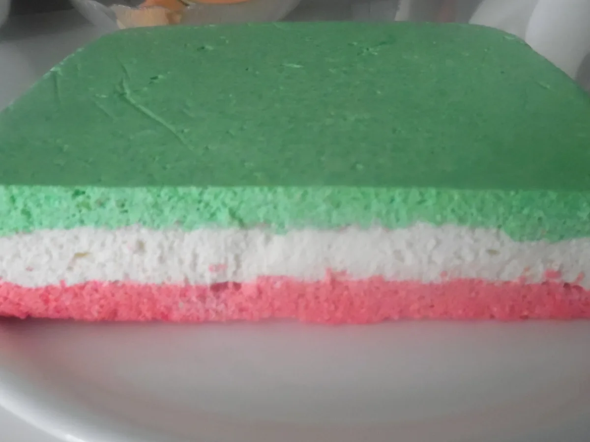 Käse-Sahne-Schnitten "Tricolore" - Rezept - Bild Nr. 2