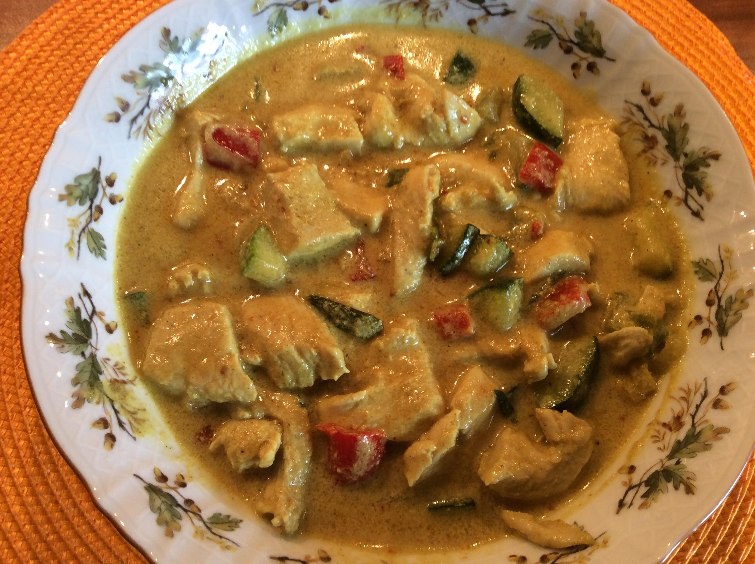 Bilder für Chicken Curry - Hähnchenbrustfilet in Kokossoße - Rezept