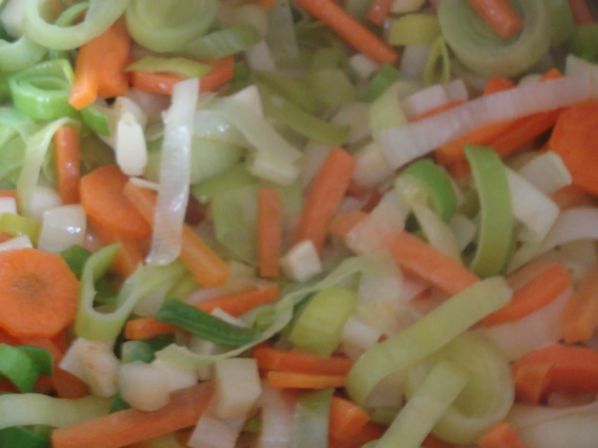 feines Gemüsetöpfchen mit Merquez Würstchen - Rezept - Bild Nr. 6