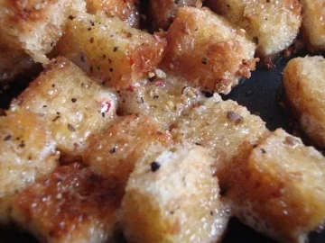 Rezept: Curry-Maiscremesüppchen mit Speck und Pfeffercroutons als Topping Bild Nr. 10 Curry-Maiscremesüppchen mit Speck und Pfeffercroutons als Topping - Rezept - Bild Nr. 10