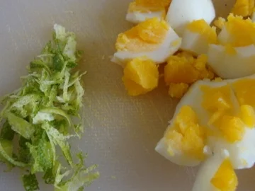 Rezept: Curry-Maiscremesüppchen mit Speck und Pfeffercroutons als Topping Bild Nr. 12 Curry-Maiscremesüppchen mit Speck und Pfeffercroutons als Topping - Rezept - Bild Nr. 12